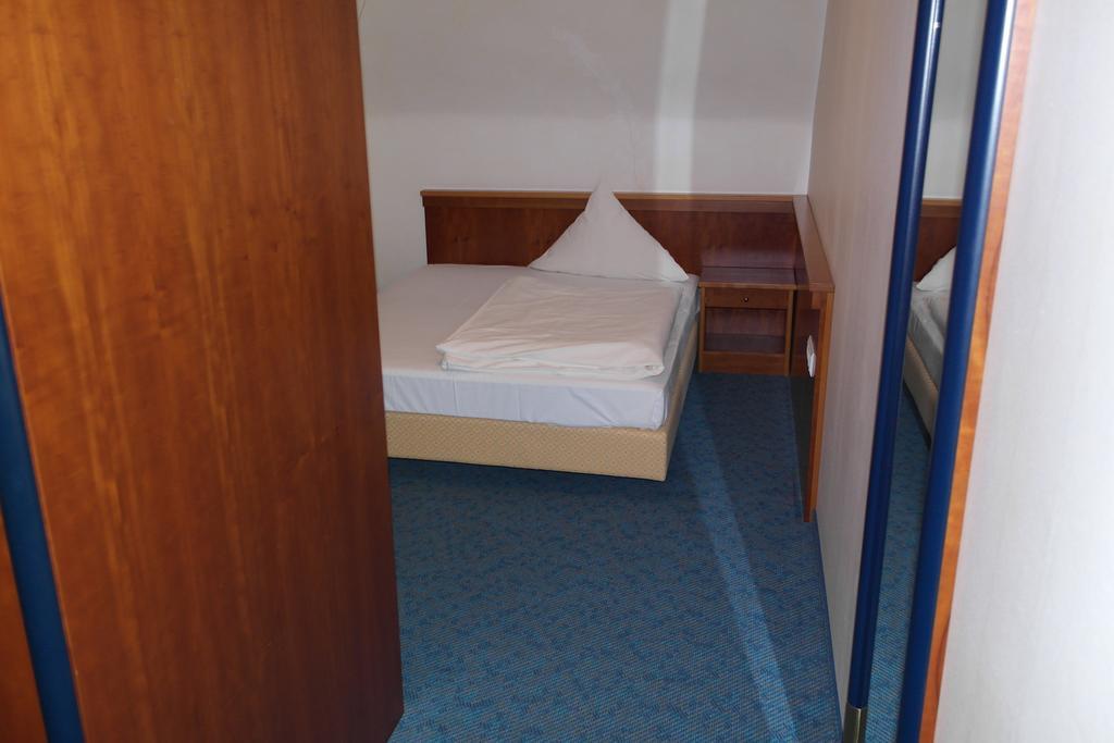 Hotel Jahnhaus Langenfeld  Pokój zdjęcie